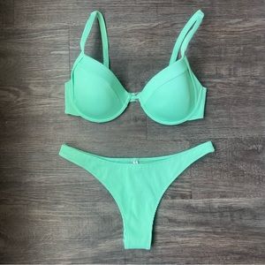 White Fox Boutique - Ribbed Bikini (Top Size: L & Bottoms Size: M)